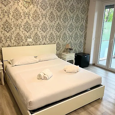 Hotel A Quattro Passi Da Roma Esterno foto